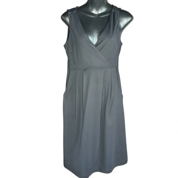 Eddie Bauer women’s BLACK Aster Crossover Tank Top
Dress size small preloved - Picture 4 of 10